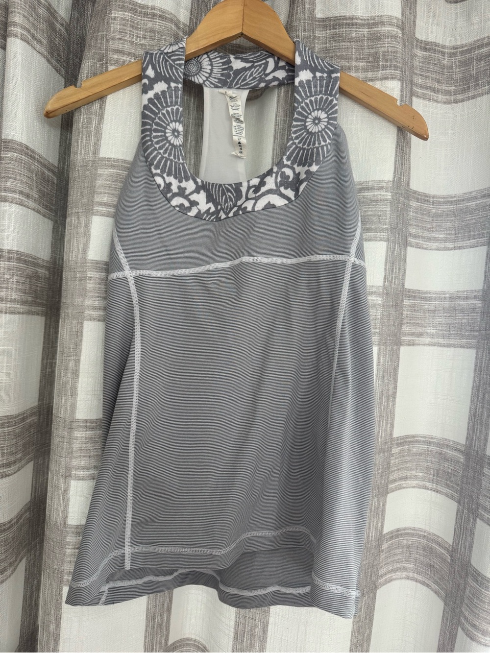 Lululemon Womens Gray Racerback Sleeveless Pullover Gym Yoga Tank Top